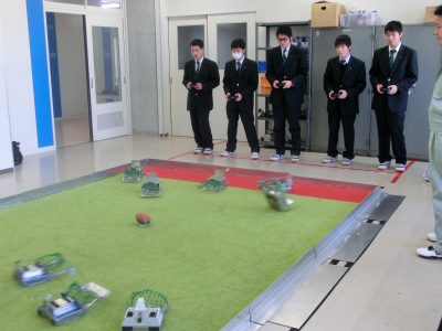 [電気] 高校生ロボットアメリカンフットボール富山県大会に出場