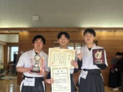 【弓道部】中日本大会で団体男子優勝！