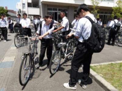 【生徒指導部】自転車点検を実施しました